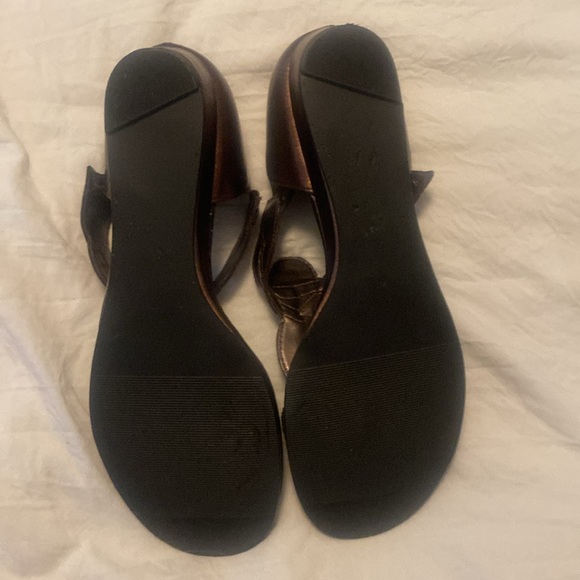 Copper coloured slip on sandals - Picture 4 of 6
